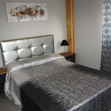 - 2 Bedrooms With Sea Views - 01892 Apartman *